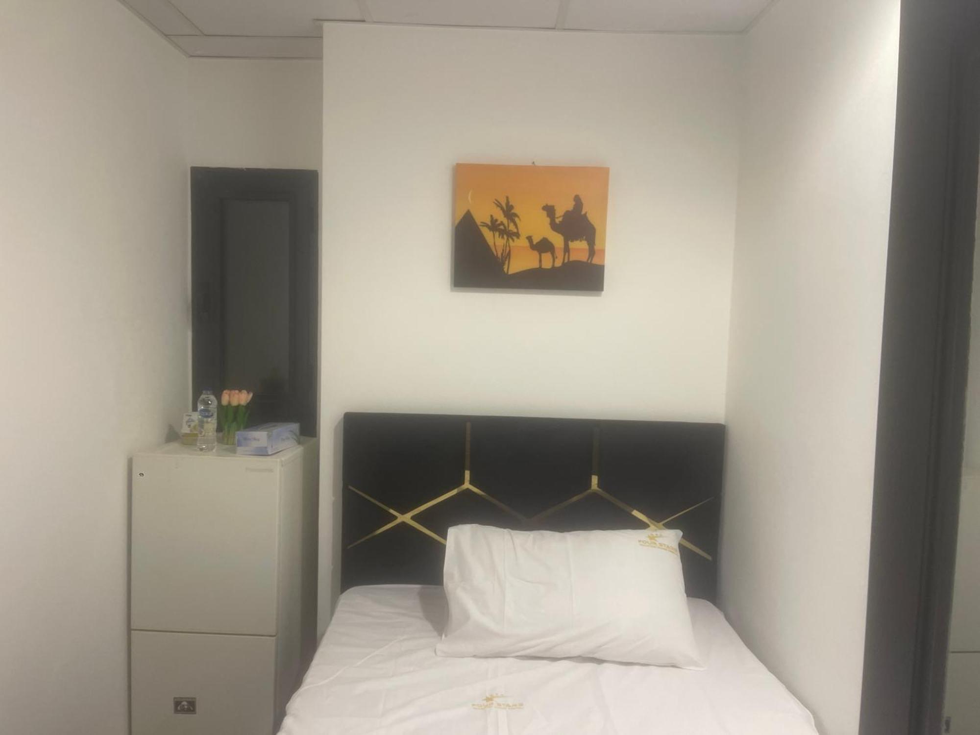 Four Stars Hostel Dubai Exterior foto
