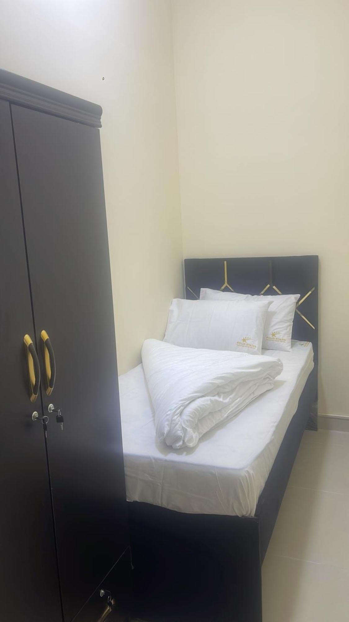 Four Stars Hostel Dubai Exterior foto