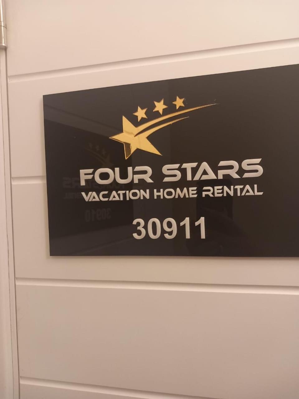 Four Stars Hostel Dubai Exterior foto