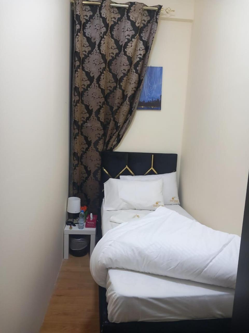Four Stars Hostel Dubai Exterior foto