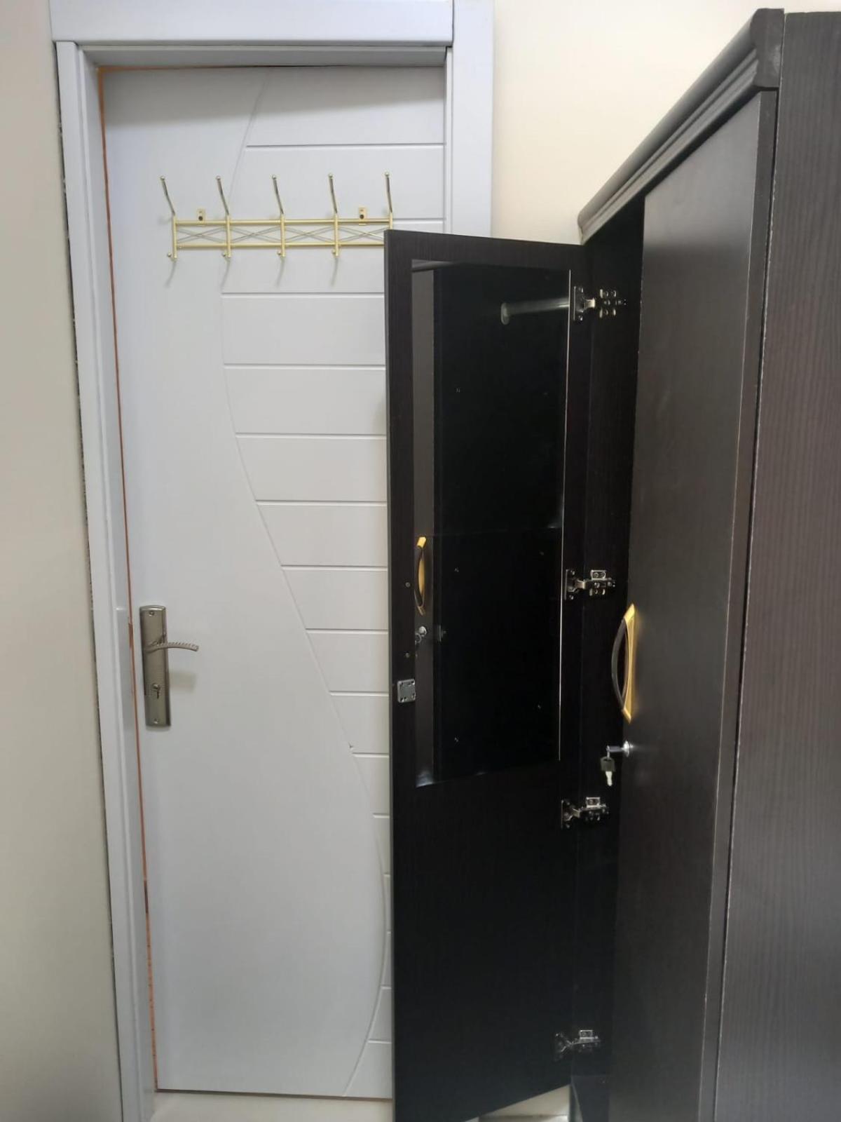 Four Stars Hostel Dubai Exterior foto